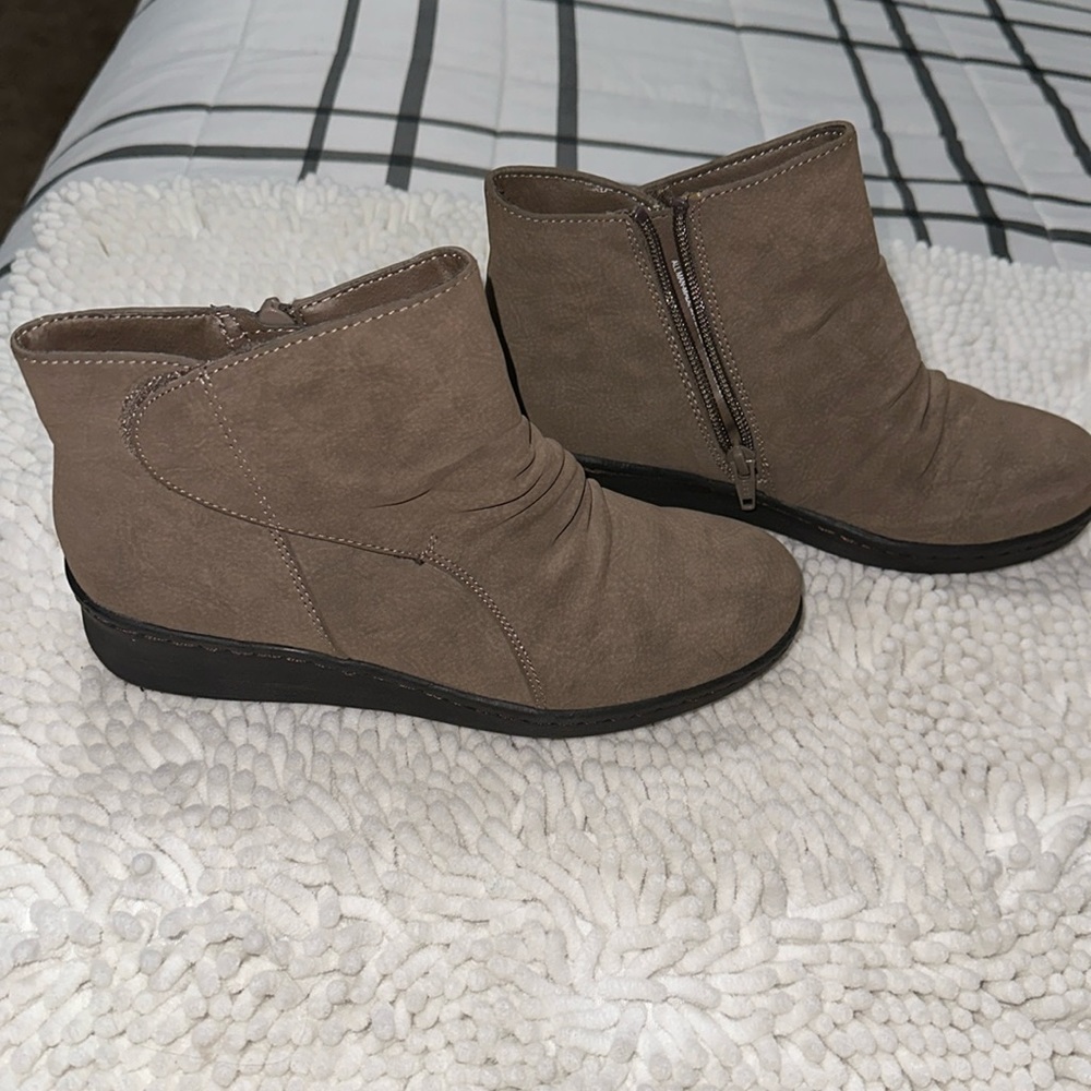 Rare Yuu Shoes Boot Zip Velcro Size 5 1/2